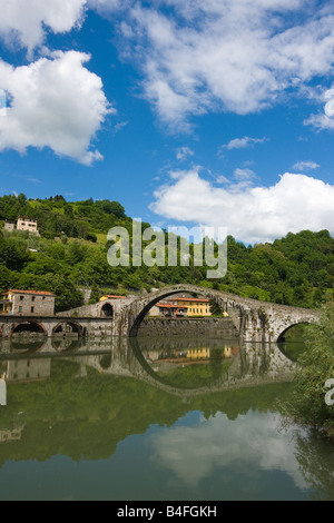 Auch genannt Ponte della Maddalena del Diavolo Teufel s Brücke Stockfoto