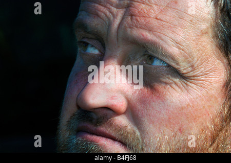 Profil eines 46 Jahre alten Mannes Stockfoto