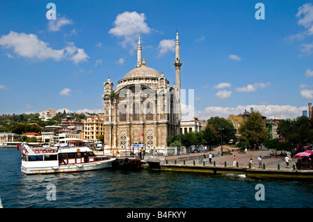 Ortaköy Camii Moschee Bosporus Istanbul Türkei Stockfoto