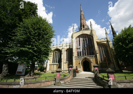 Stadt von Coventry, England. Haupteingang zum Stadtzentrum von Coventry basierte anglikanische Holy Trinity Church, 5 Priory Row. Stockfoto