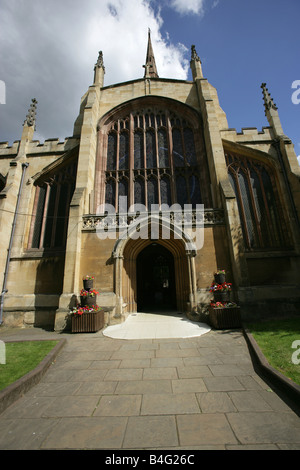 Stadt von Coventry, England. Haupteingang zum Stadtzentrum von Coventry basierte anglikanische Holy Trinity Church, 5 Priory Row. Stockfoto