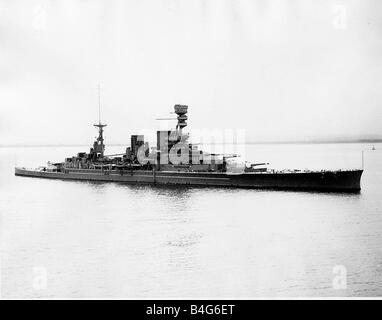 HMS Repulse gesehen hier verlassen Hafen ca. 1935 Stockfoto