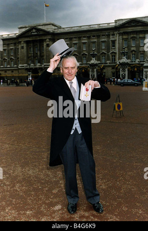 George Cole Actor sammeln seine CBE im Buckingham Palace Stockfoto
