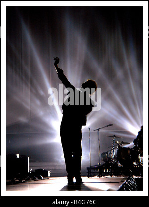 MTV Music Awards in Lissabon, November 2005 Coldplay s Chris Martin auf der Bühne in Lissabon Stockfoto