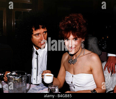 Schauspielerin Anita Dobson mit Brian kann im Royal Gardens Hotel für die unbesungenen Helden Awards Stockfoto