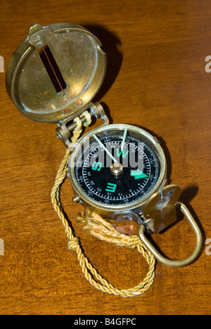 Kompass Messing antik