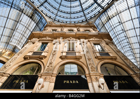 Prada-Geschäft in der Galleria Vittorio Emmanuele II, Mailand, Lombardei, Italien Stockfoto