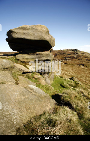 Noe-Hocker mit Blick auf Pym Stuhl, hoch fiel, Kinder Scout, Peak-District-Nationalpark, Derbyshire, UK Stockfoto