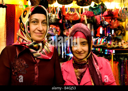 Istanbul Istiklal Caddesi Beyoglu street Einkaufsviertel Stockfoto