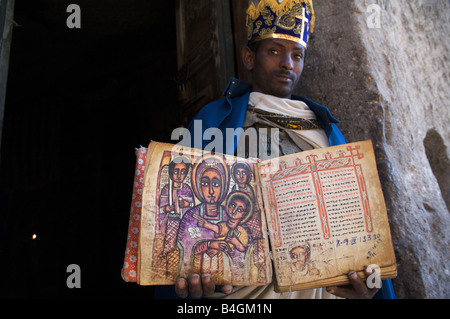 Ein Priester an asheton Maryam Kloster, Lalibela, Äthiopien Stockfoto