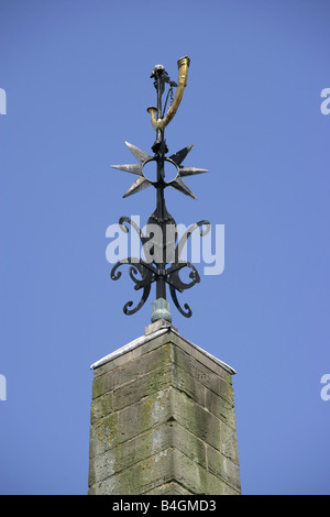 Stadt von Ripon, England. Ripon Wappen auf dem frühen ist 18. Jahrhundert Obelisk in Ripon Marktplatz. Stockfoto