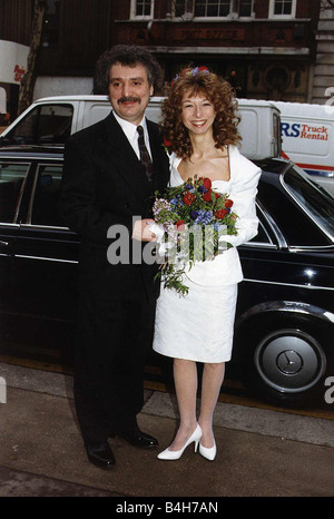 Helen Wert Schauspielerin Fernsehen Coronation Street und Michael Angelis waren auf dem Standesamt von Chelsea verheiratet. Stockfoto