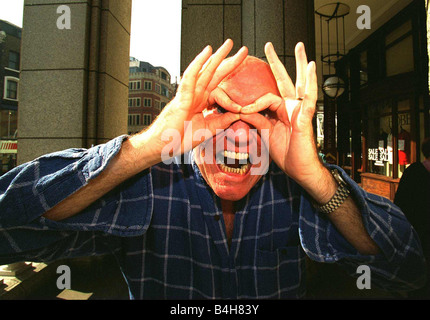 Scott Woods Schauspieler, dessen Augen für die neue Arbeit neue Gefahr konservativ-Plakat-Kampagne mit Tony Blair verwendet wurden Stockfoto