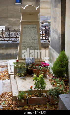 Grab des 19. Jahrhundert Dichter Charles Baudelaire Montparnasse Friedhof Paris Frankreich Stockfoto