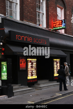 Blick von außen, Ronnie Scotts Jazz-Club Stockfoto