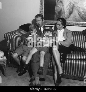 Schauspieler James Stewart kommt in England mit seiner Frau und Familie August 1950 Stockfoto