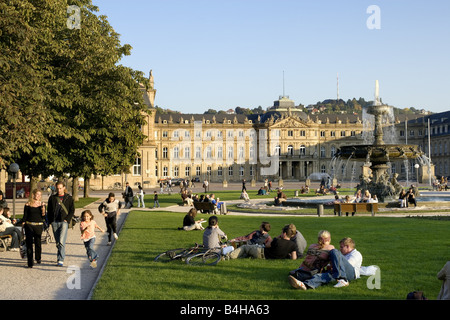 Menschen im Palace square Stuttgart Baden-Württemberg Deutschland Stockfoto