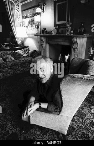 John Thaw Schauspieler abgebildet zu Hause im Dezember 1986 Stockfoto