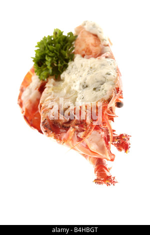Frische und köstliche Luxus Kanadischen gekleidet Hummer, vorbereitet und in der Shell, bereit zu essen, isoliert gegen den weißen Hintergrund zubereitet Stockfoto