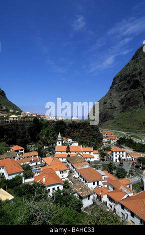 Gebäude in der Stadt, Sao Vicente, Madeira, Portugal Stockfoto