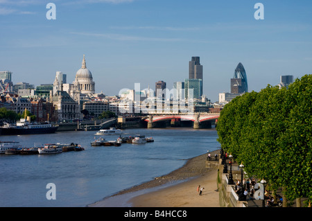 Kathedrale in der Stadt St. Pauls Kathedrale Thames River City Of London London England Stockfoto