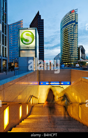 Gebäude in der Stadt, BahnTower, Potsdamer Platz, Berlin, Deutschland Stockfoto