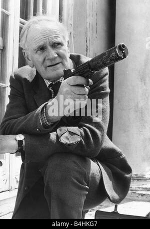 Desmond Llewelyn Schauspieler im Juni 1981 als Q in den James-Bond-Filmen erscheint Stockfoto