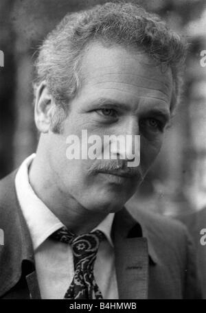 Paul Newman Oktober 1969 auf einer Pressekonferenz in London bei Les Ambassadeurs in Hamilton ihn und Frau Joanne Woodward beide Darsteller Universal s Bildschirm Saga gewinnen eine Action-Drama am 26. Januar ist der Geburtstag von Schauspieler Paul Newman LAFJan05 LAFjan05 26. Januar den 80. Geburtstag von Schauspieler Paul Newman geboren 1925 markiert Mirrorpix lafrssmar05 1403 Stockfoto