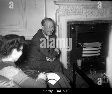 Maurice Chevalier Schauspieler April 1955 Stockfoto