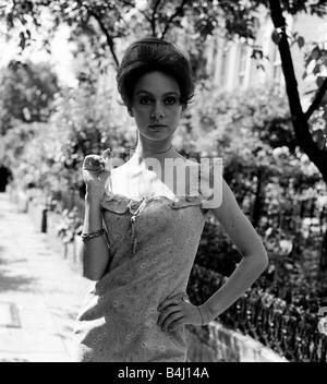 Francesca Annis Schauspielerin für die Hauptrolle in 1965 Passion Flower Hotel Stockfoto