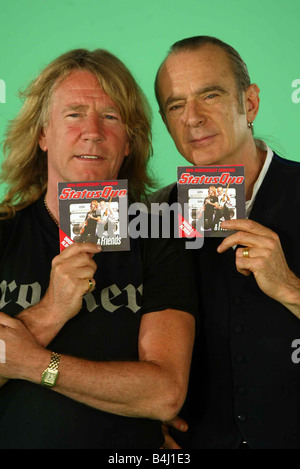 Status Quo Promo Stuff für Tim Anderson Spiegel Marketing Rick Parfitt und Francis Rossi mit Spiegel Quo cd Stockfoto