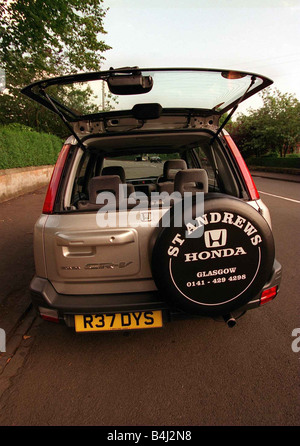 HONDA CR-V LS AUTO AUSSENANSICHT AUGUST 1997 RESERVERAD BOOT OPEN Stockfoto