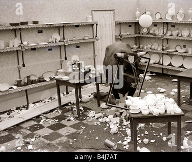 Elefant im Porzellanladen Juli 1950 Stockfotografie