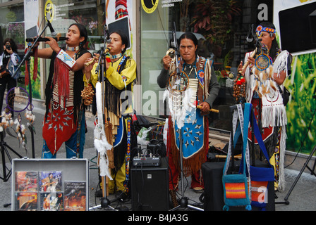 traditionelle Musik von native lateinamerikanische Band am Braderie von Lille Frankreich Stockfoto