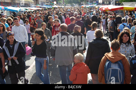 Menschenmenge am Braderie von Lille Frankreich Stockfoto