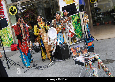 traditionelle Musik von native lateinamerikanische Band am Braderie von Lille Frankreich Stockfoto