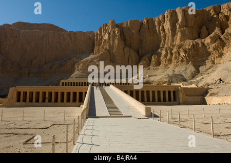 Totentempel der Königin Hatshepsuts, thebanischen Nekropole, Deir el Bahari, Luxor Stockfoto