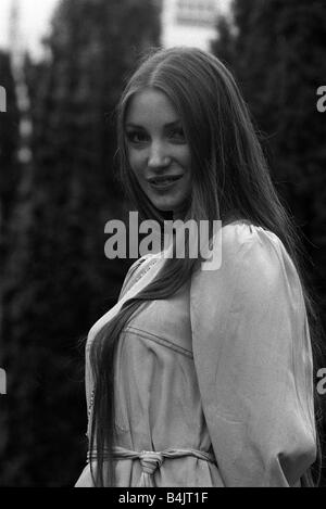 Jane Seymour April 1973 Schauspielerin abgebildet in den Pinewood Studios Stockfoto