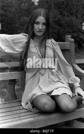 Jane Seymour April 1973 Schauspielerin abgebildet in den Pinewood Studios Stockfoto