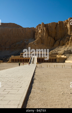 Totentempel der Königin-Hatshepsuts (UNESCO-Weltkulturerbe), thebanischen Nekropole, Deir el Bahari, Luxor Stockfoto