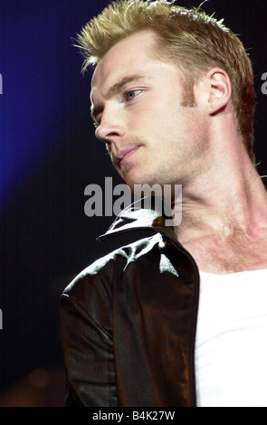 Ronan Keating Mai 2001 auf der Bühne am Wembley Arena in London Stockfoto