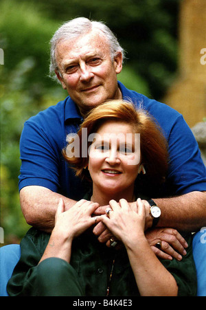 Edward Woodward Schauspieler spielte in den Equalizer mit seiner Frau Michelle Dotrice November 1989 Dbase Stockfoto