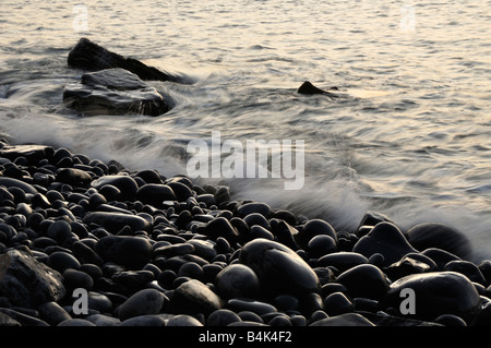 Kieselsteine am Strand Amroth Pembrokeshire Wales Stockfoto