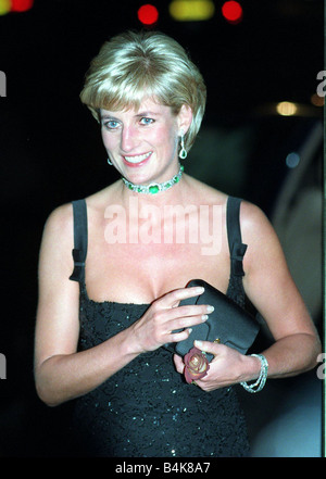 London für einen Galaabend, gesponsert von Chanel 1. Juli 1997 The Gallery ist ein hundertsten Jubiläum feiert in diesem Jahr und Prinzessin Diana feierte ihr dreißig sechsten Geburtstag heute Stockfoto