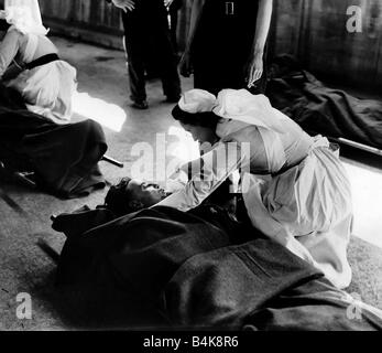 Verwundeten britischen Soldaten aus Europa 1940 evakuiert kommt in einem Londoner Krankenhaus WW2 Stockfoto