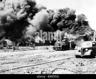 WW2 Belsen Konzentrationslager Mai 1945 dem Ausbrennen des Lagers von Flammenwerfern gestartet wurde am 27. Januar ist der Holocaust-Gedenktag und markiert den Jahrestag der Befreiung des Konzentrationslagers Auschwitz durch die Russen 1945 über 6 Millionen Menschen starben in Konzentrationslagern der Nazis während des zweiten Weltkrieges LAFJan05 Stockfoto