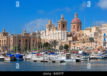 Cottonera Marina und Kirche des hl. Laurentius, vittoriosa, Malta Stockfoto