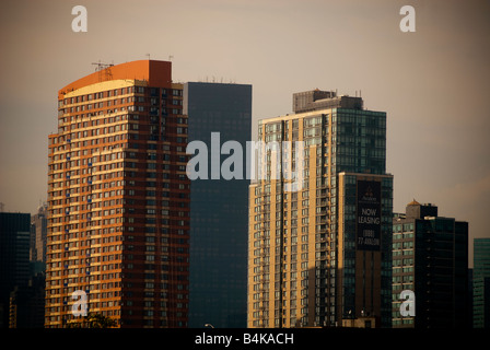 Die Türme der Entwicklung der Queens West in Long Island City in New York Stockfoto