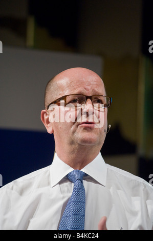 CEO Mats Jansson bei Pressekonferenz Kommentare über den Jahresbericht der Fluggesellschaft SAS Stockfoto