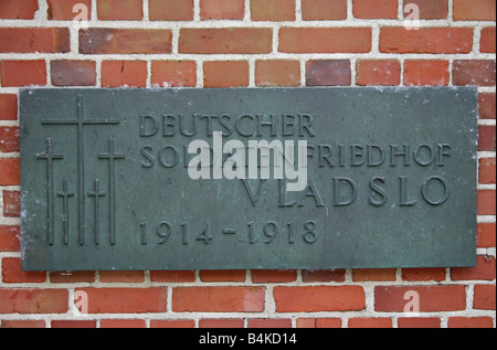 Der Eingang-Plakette an der Vladslo deutschen Soldaten Friedhof, Belgien. Stockfoto